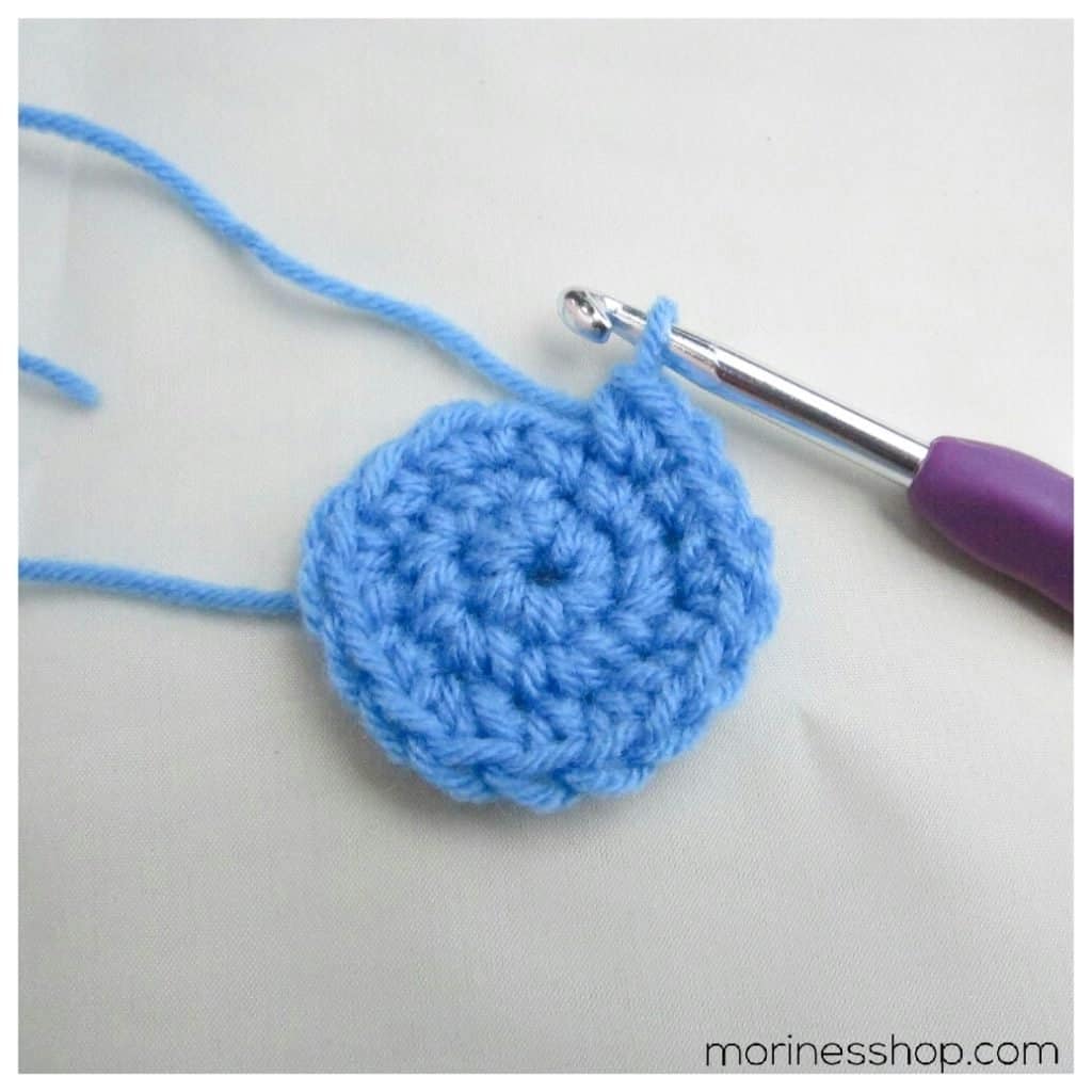 crochet circle with hole in the middle