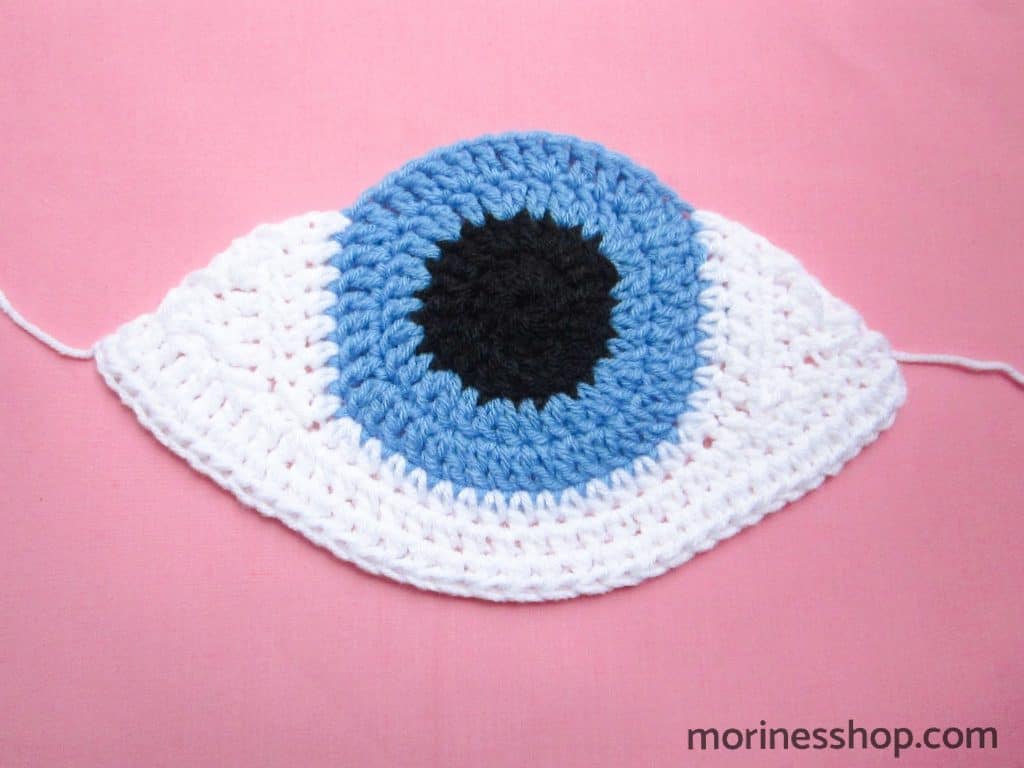 crochet complete white part of the eye