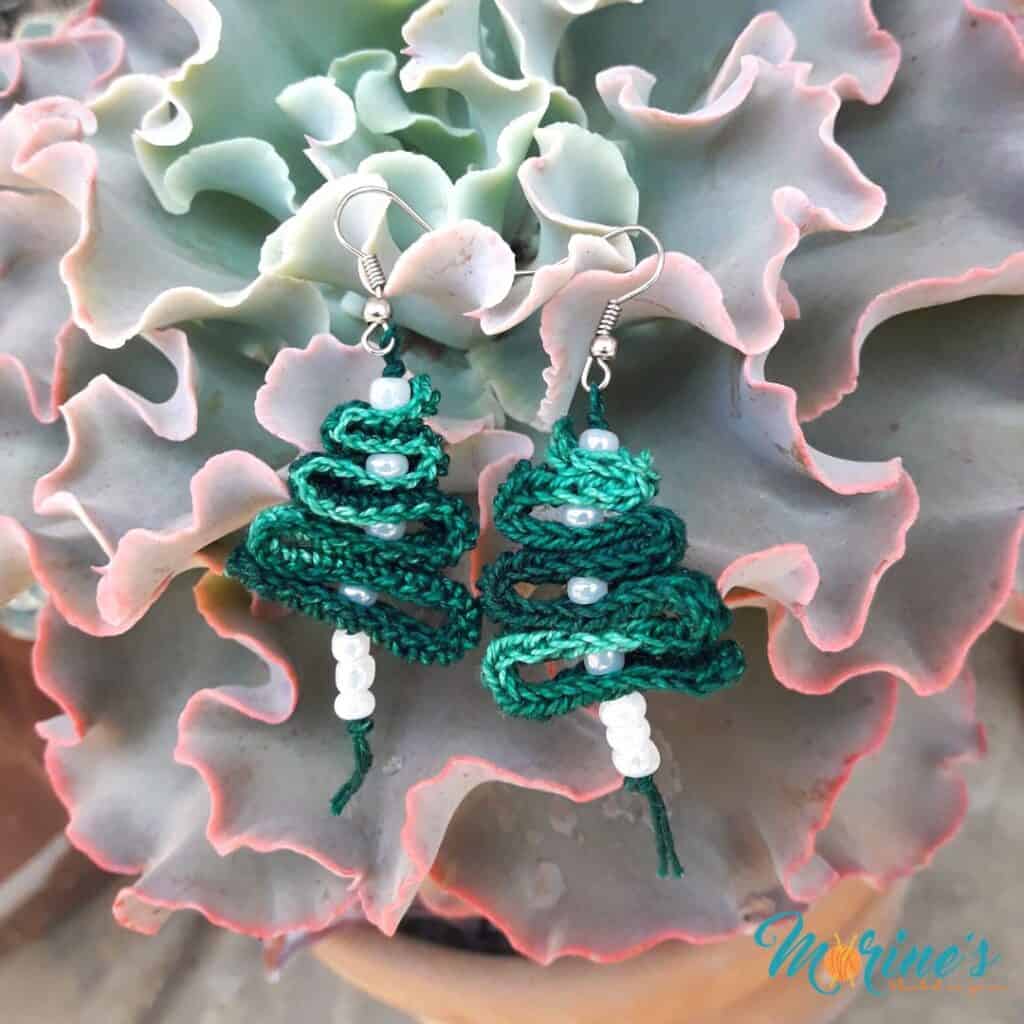 Learn how to make these chic crochet Christmas Tree Earrings perfect for the festive season, and especially as a last minute gift idea.